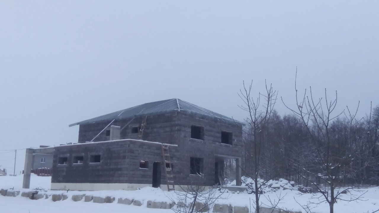 процесс монтажа кровли из лстк
